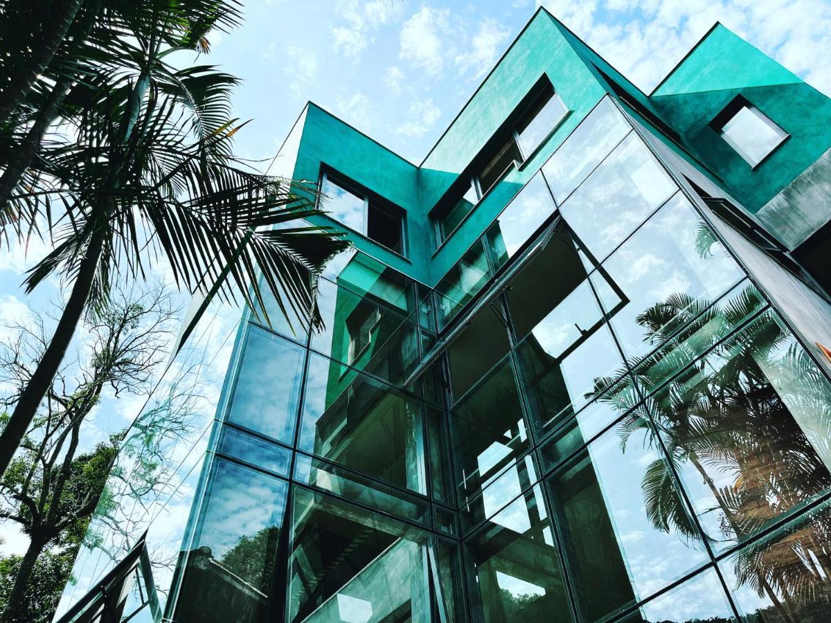 Alojamento Emerald House *